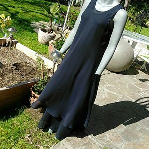 Dark blue~almost black